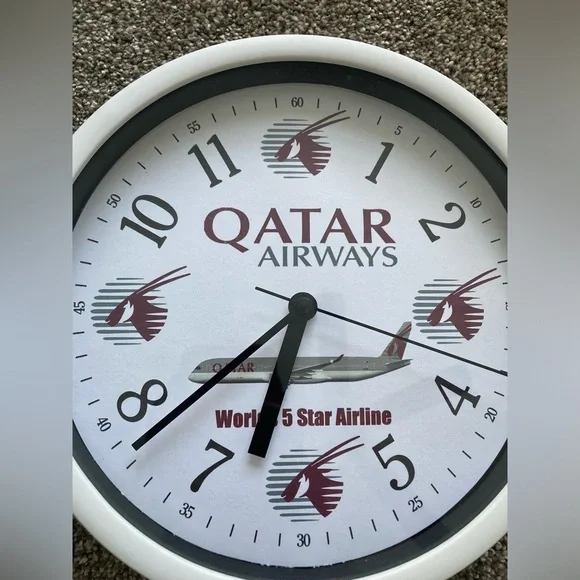 🇶🇦 Qatar Airways custom made Wall Clock 🕚 Like New! - Picture 2 of 9